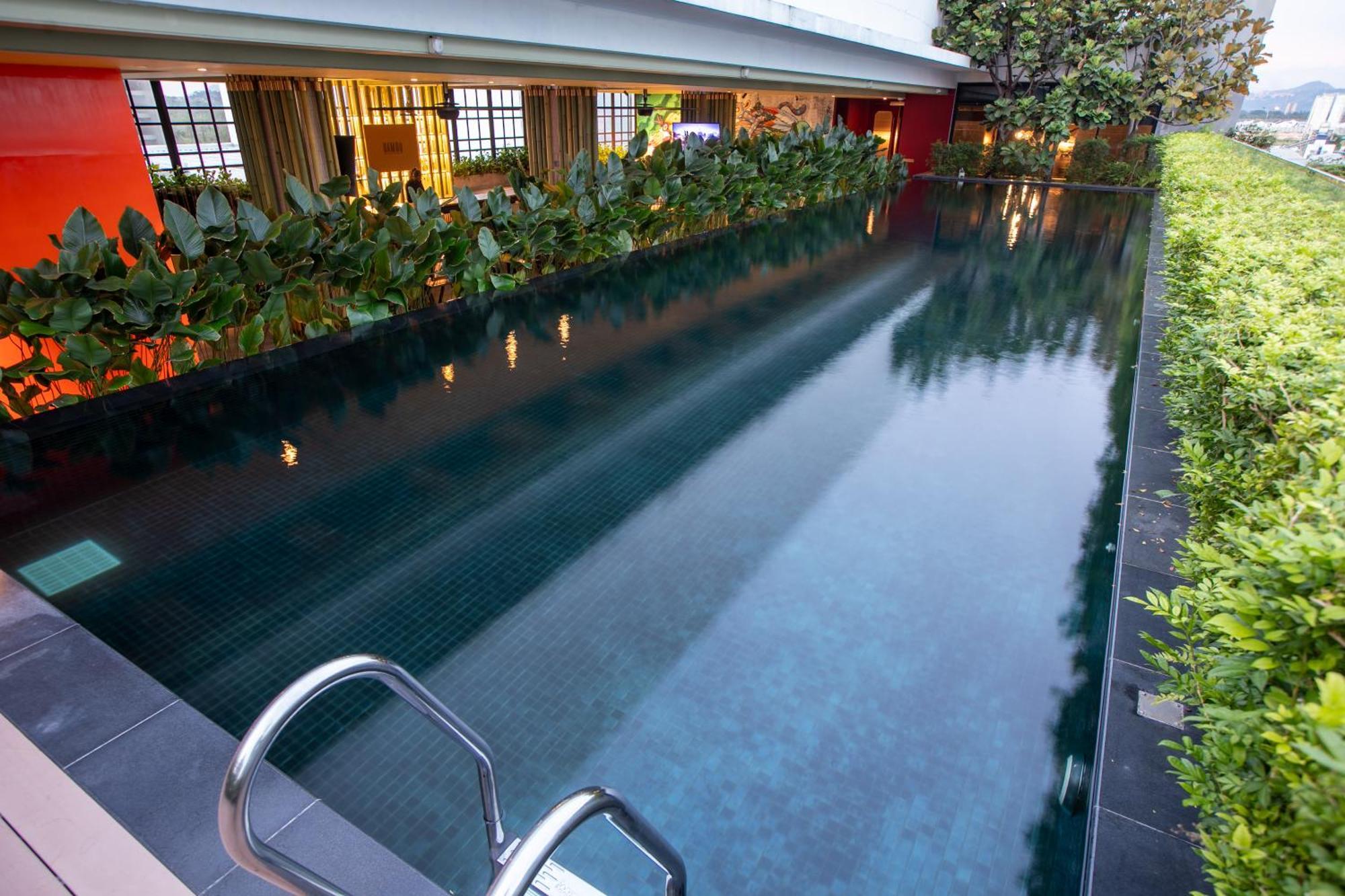 The Upper House, Batu Kawan Hotel Simpang Ampat  Kültér fotó