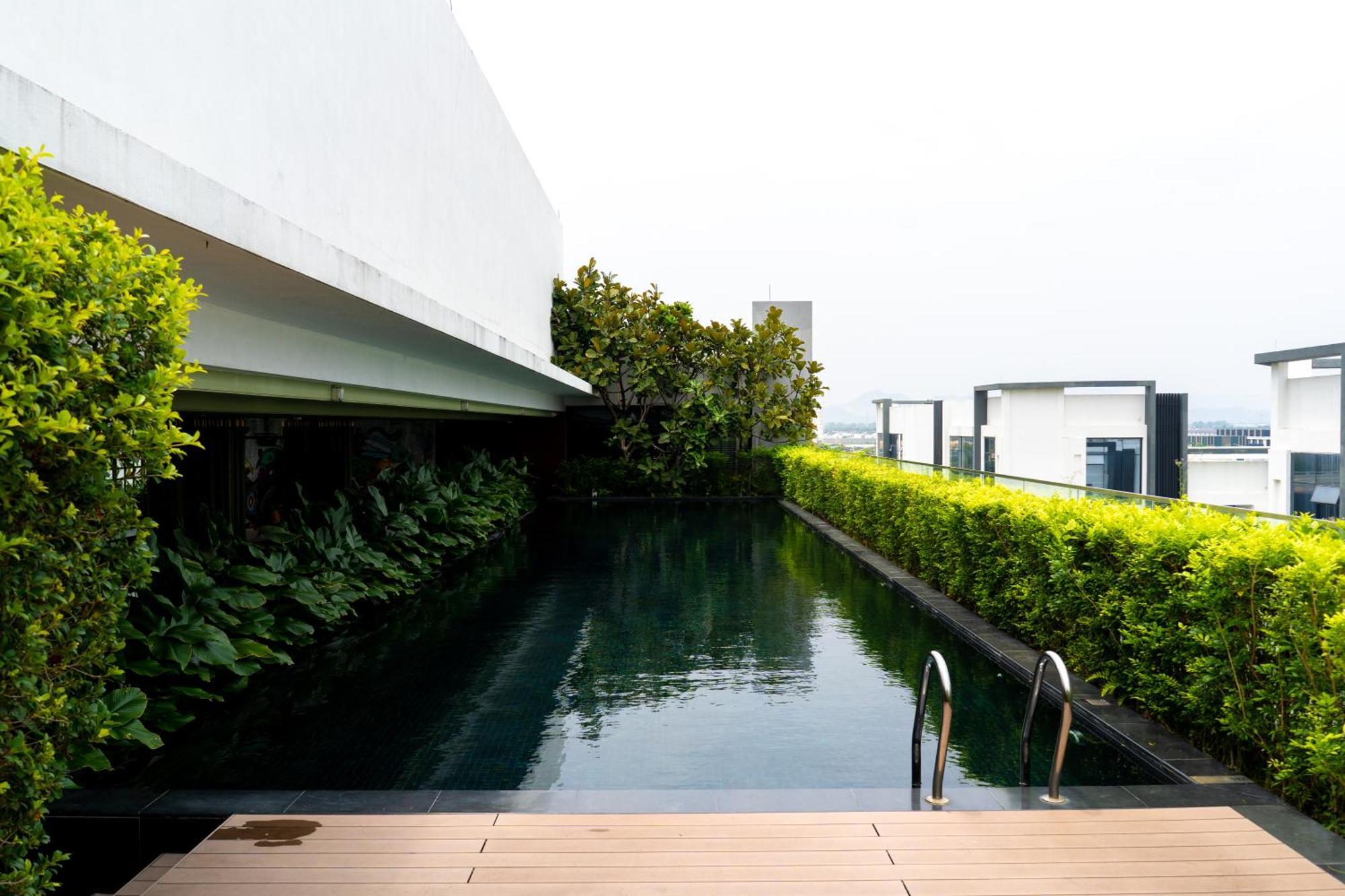 The Upper House, Batu Kawan Hotel Simpang Ampat  Kültér fotó