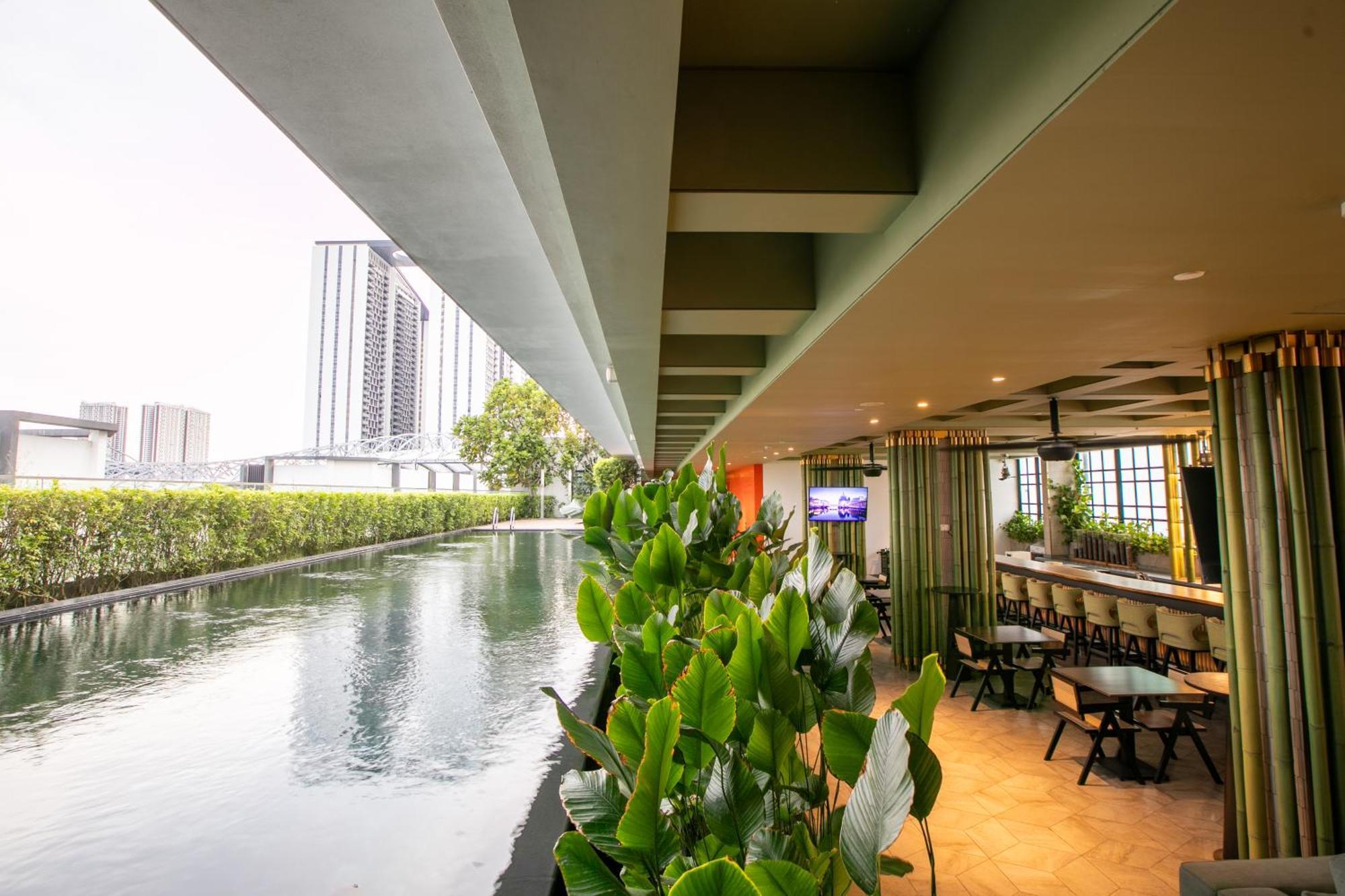 The Upper House, Batu Kawan Hotel Simpang Ampat  Kültér fotó